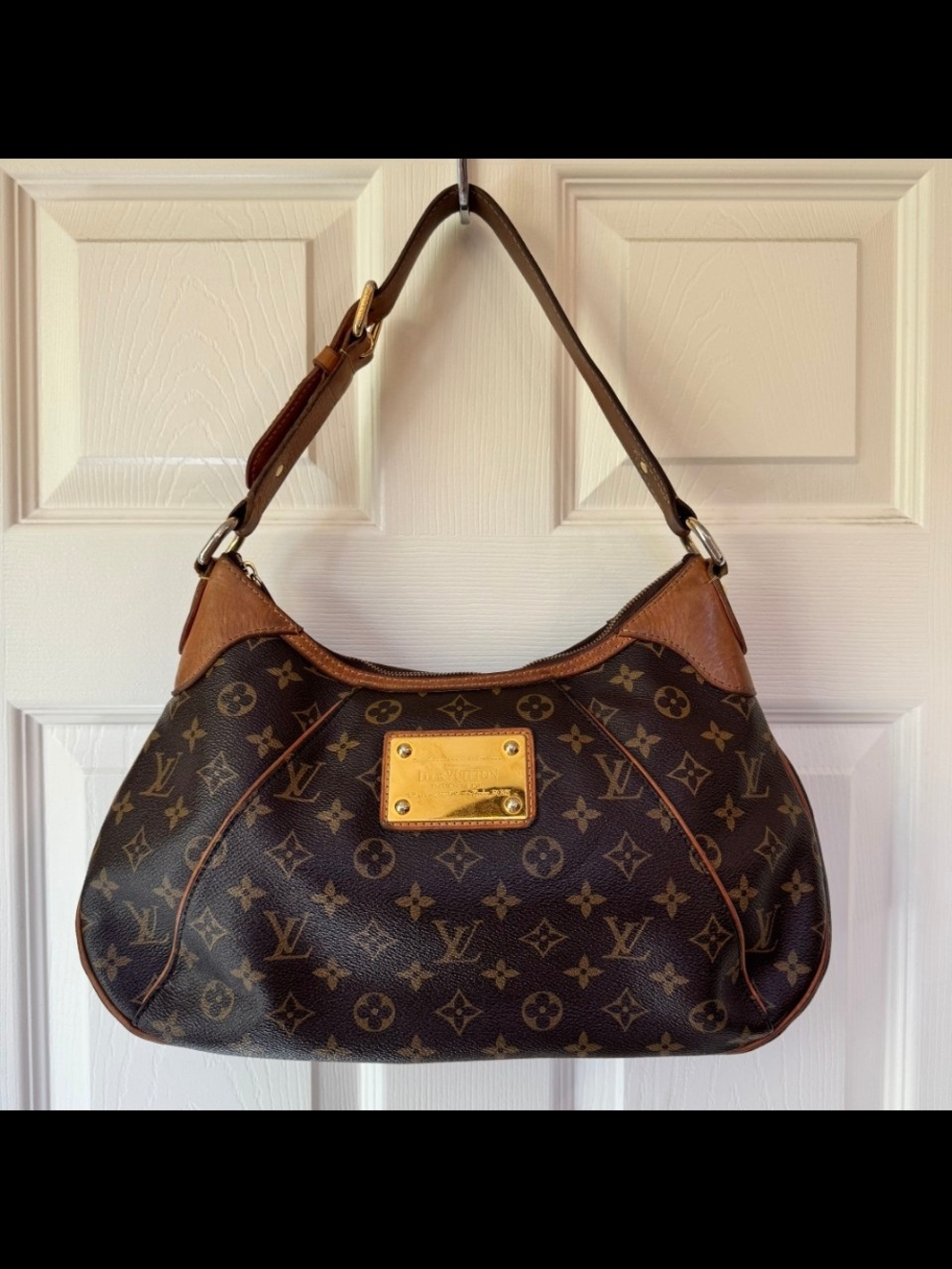 Louis Vuitton Monogram Thames Grand Model Canvas Shoulder Bag with Gold Plate